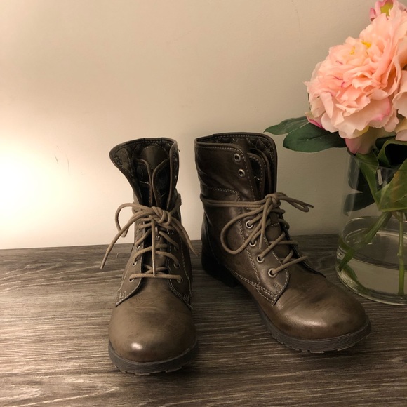 Nine West troop boots - Picture 7 of 8